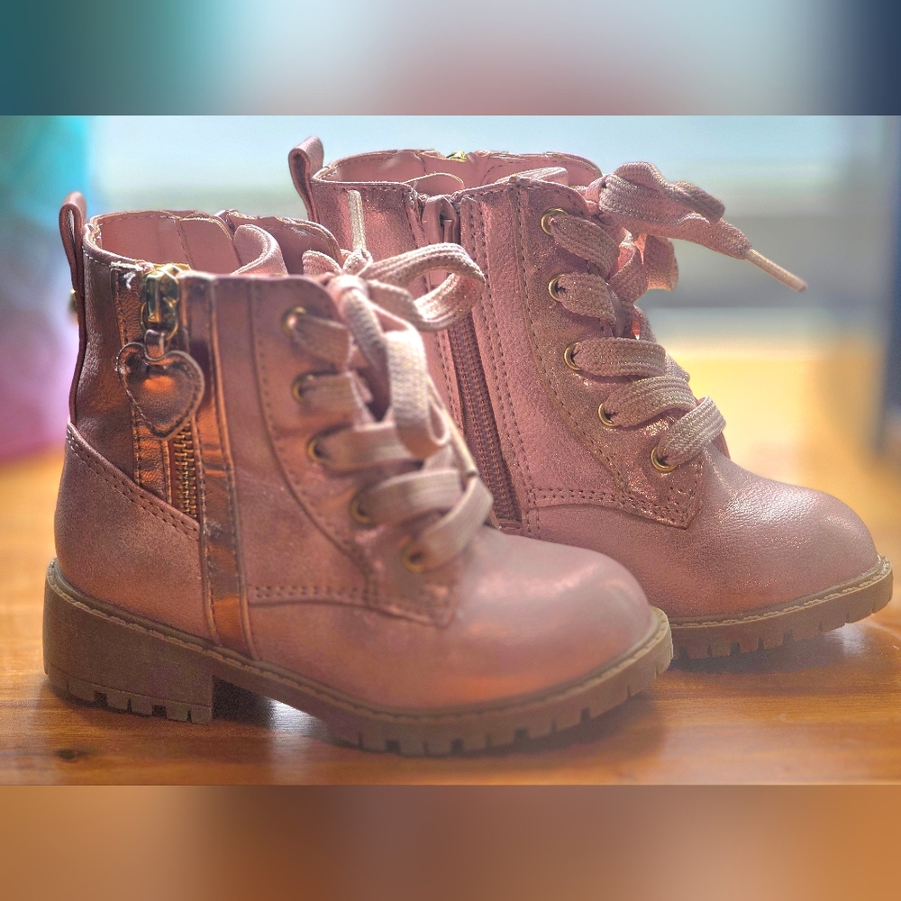 ✨ Girls Metallic Pink Combat Boots – Size 7